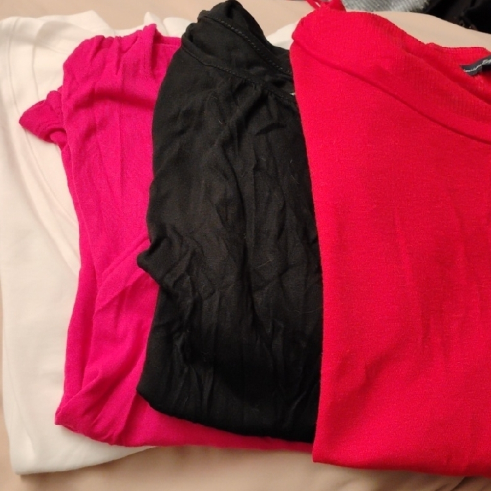 Old Navy Fitted Short Sleeve Tank Top in Pink and Black